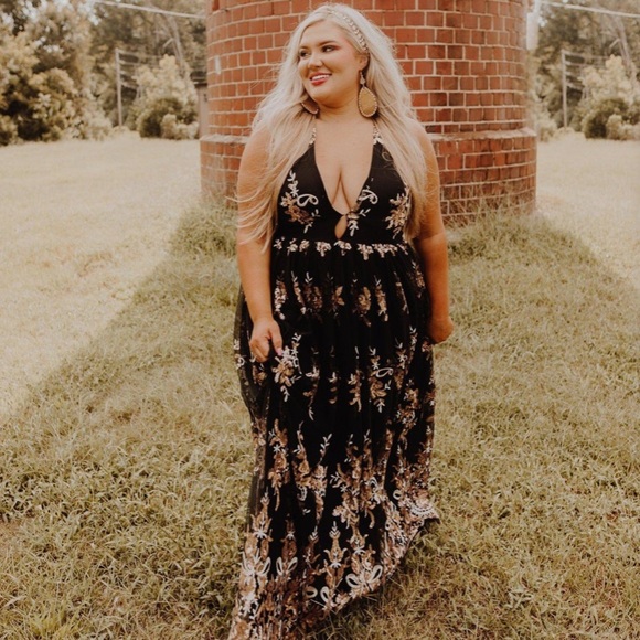 DRESS!!! STUNNING!! ✨🖤 - Picture 2 of 4